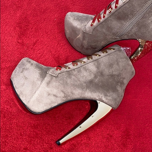 Surrender! - Picture 3 of 8